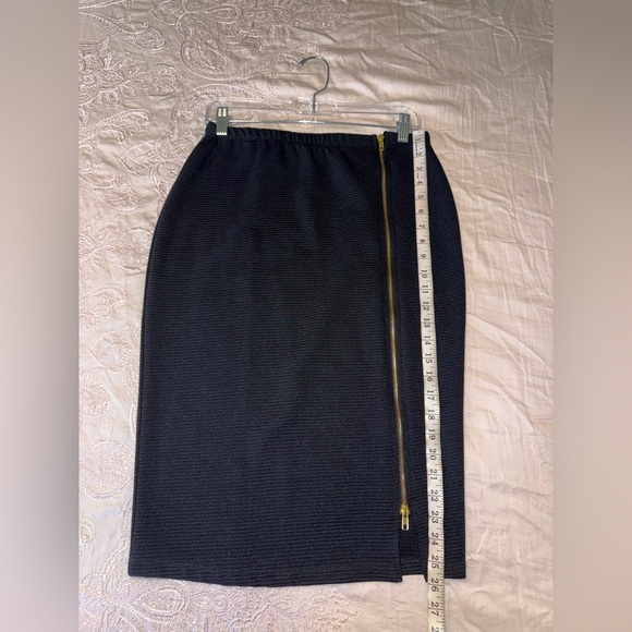 Ultra Teeze Black Ribbed Pencil Midi Skirt Gold Zipper SZ M - Picture 4 of 5